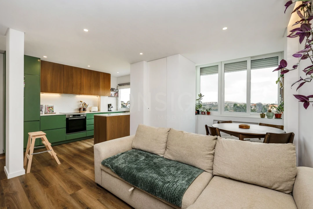 Apartamento T2 para Venda em Porto Salvo Foto 1