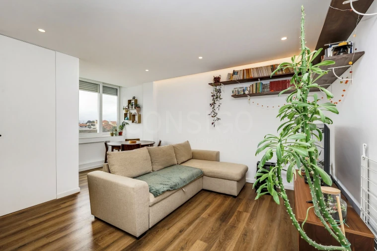 Apartamento T2 para Venda em Porto Salvo Foto 3