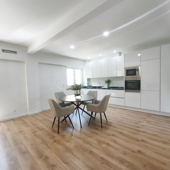 Apartamento T3 para Venda em Benfica Foto 2
