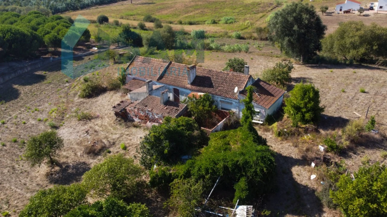 Moradia T3 para Venda em Campelos e Outeiro da Cabeça Foto 2
