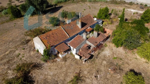 Moradia T3 para Venda em Campelos e Outeiro da Cabeça