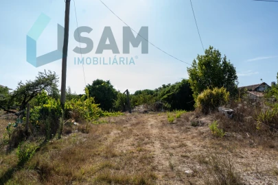 Moradia T3 para Venda em Campelos e Outeiro da Cabeça