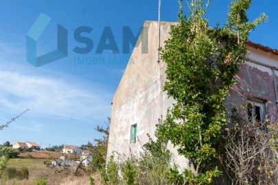 Moradia T3 para Venda em Campelos e Outeiro da Cabeça