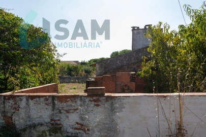 Moradia T3 para Venda em Campelos e Outeiro da Cabeça