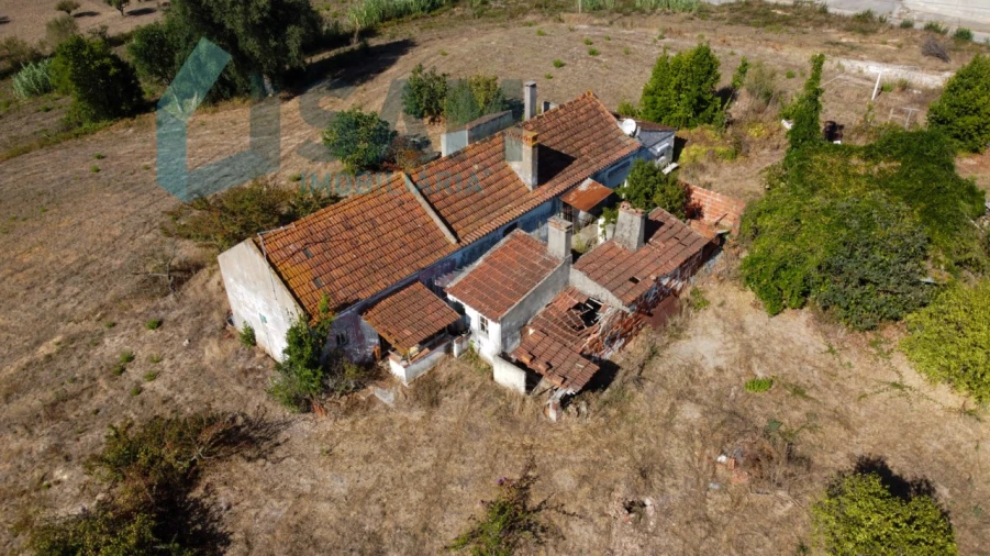 Moradia T3 para Venda em Campelos e Outeiro da Cabeça Foto 4