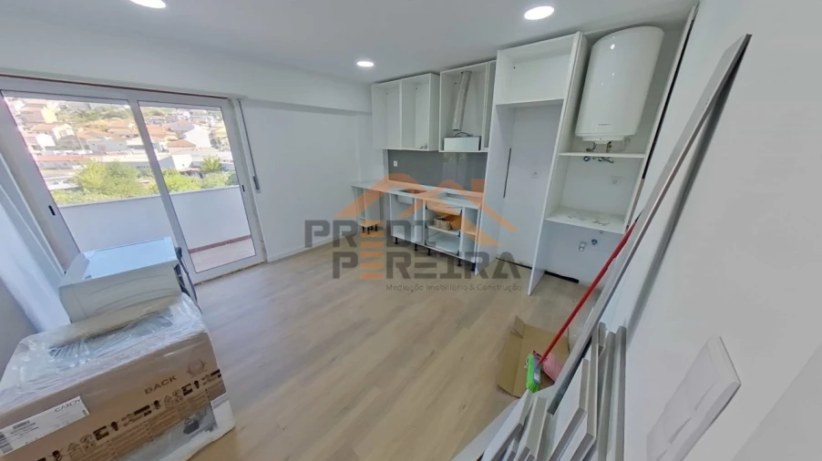 Apartamento T1 para Venda em Odivelas Foto 3