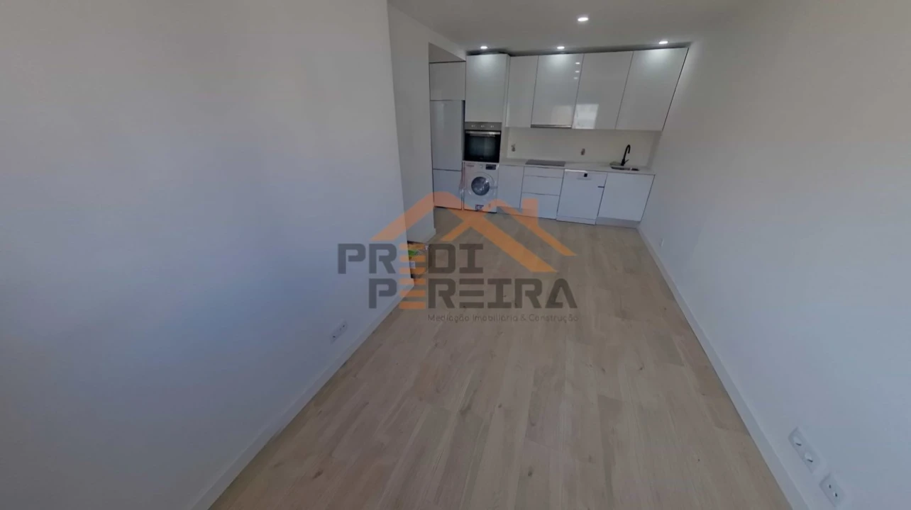 Apartamento T2 para Venda em Odivelas Foto 2