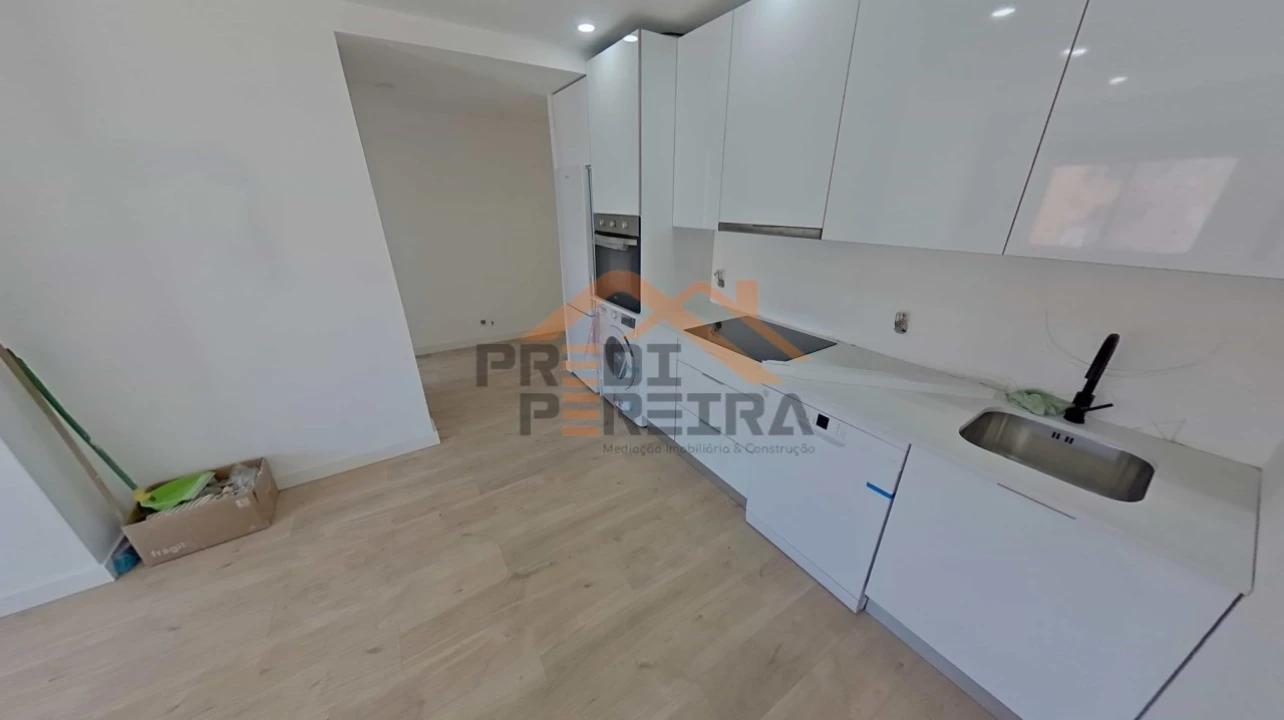 Apartamento T2 para Venda em Odivelas Foto 4