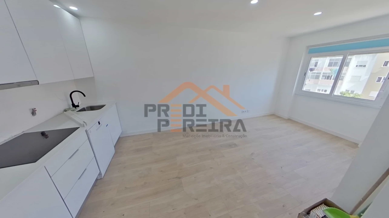 Apartamento T2 para Venda em Odivelas Foto 7