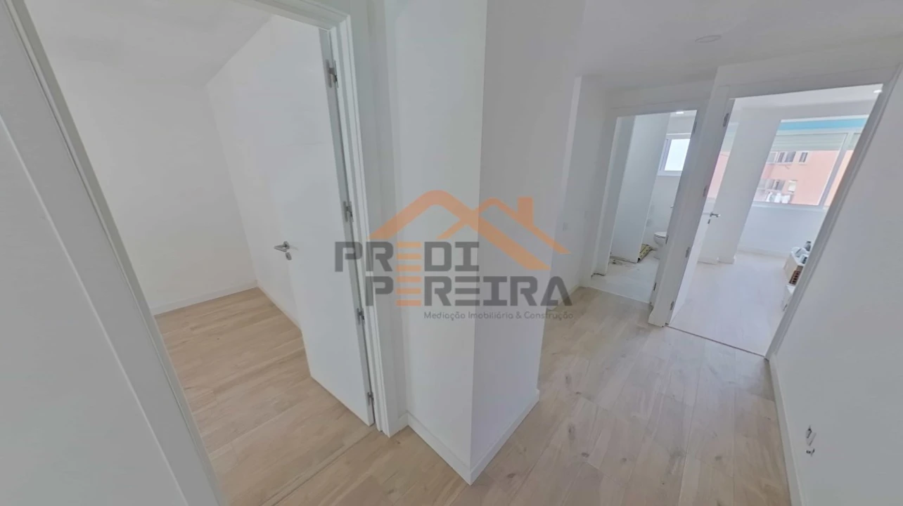 Apartamento T2 para Venda em Odivelas Foto 9