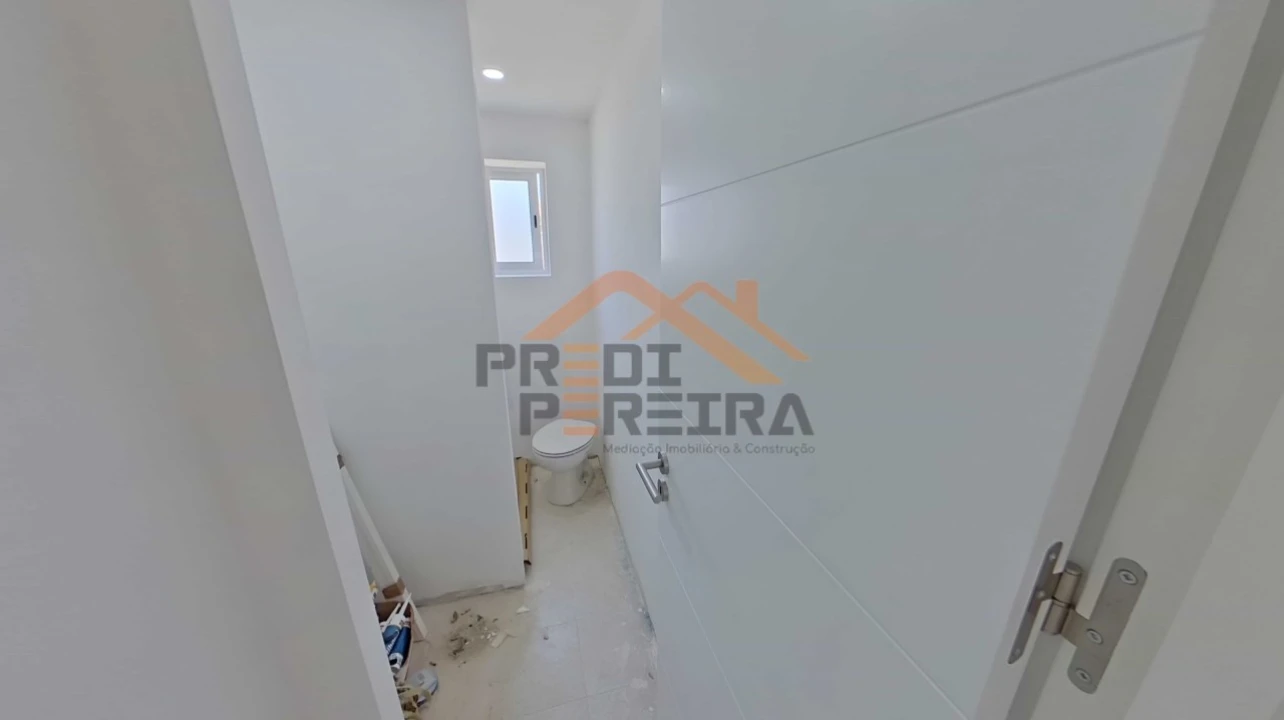 Apartamento T2 para Venda em Odivelas Foto 14