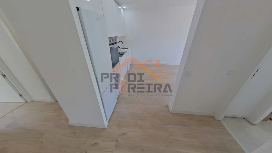 Apartamento T2 para Venda em Odivelas Foto 8