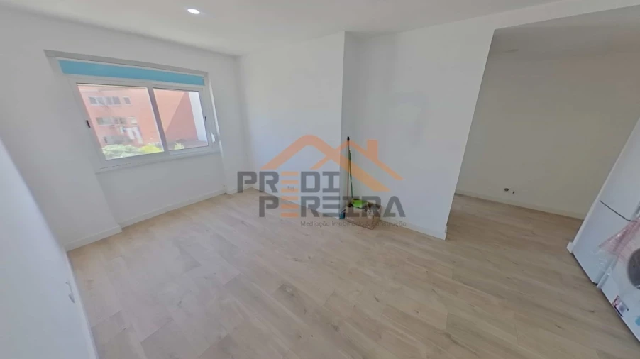 Apartamento T2 para Venda em Odivelas Foto 5