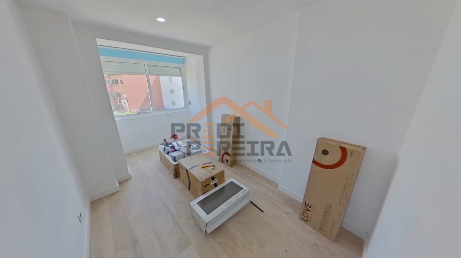Apartamento T2 para Venda em Odivelas Foto 11
