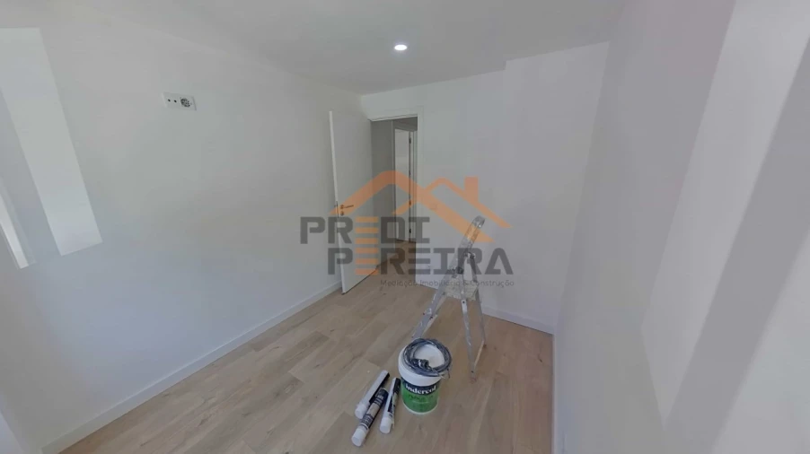 Apartamento T2 para Venda em Odivelas Foto 12