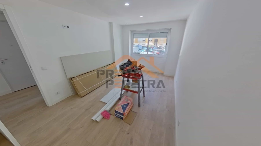 Apartamento T2 para Venda em Odivelas Foto 16