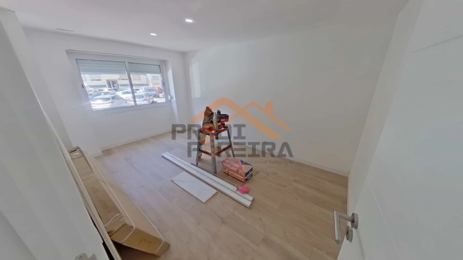 Apartamento T2 para Venda em Odivelas Foto 18