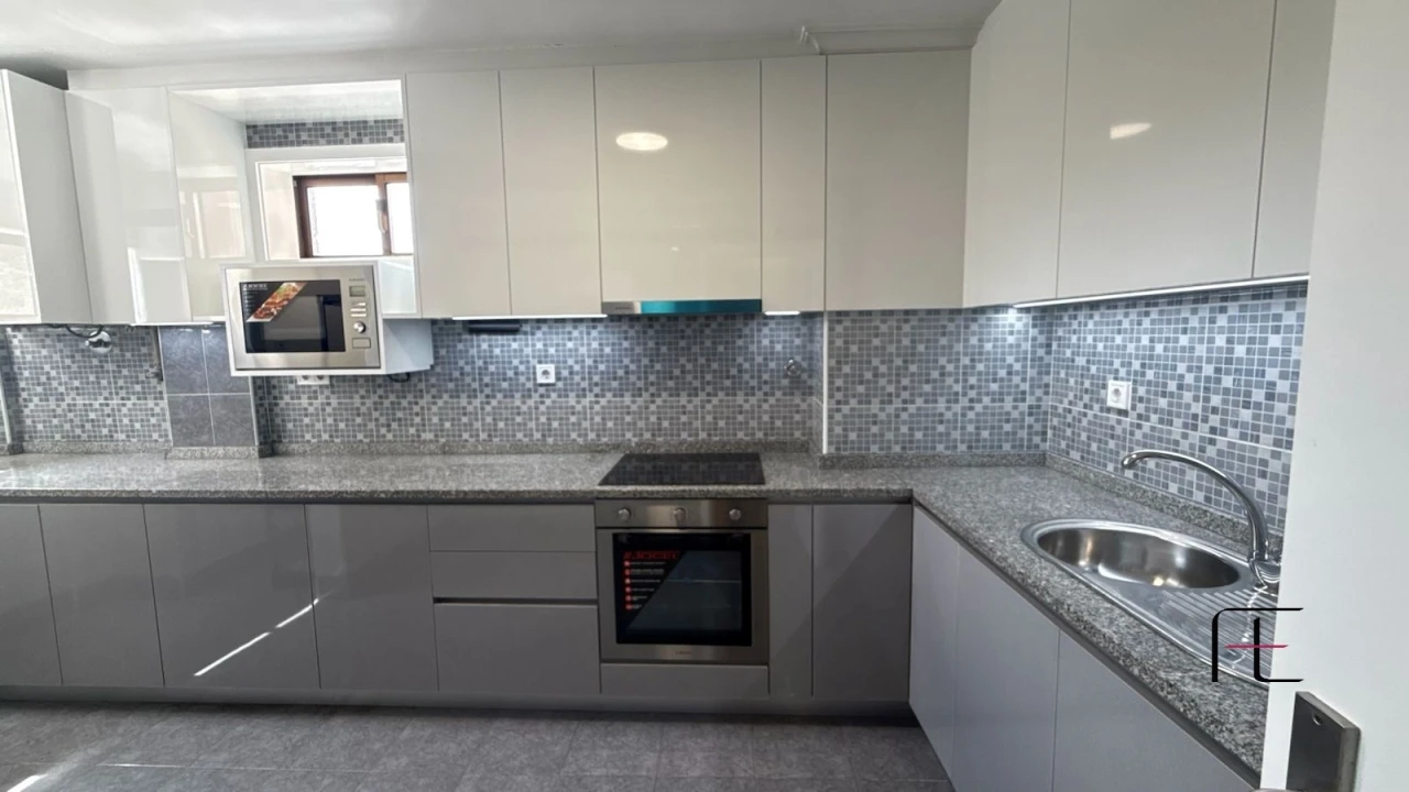 Apartamento T2 para Venda em Rio Tinto Foto 2