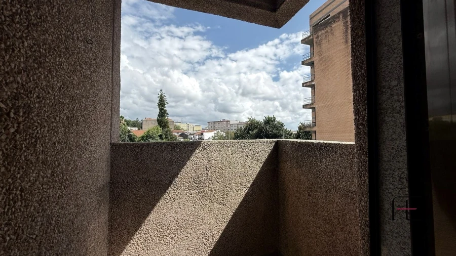 Apartamento T2 para Venda em Rio Tinto Foto 12