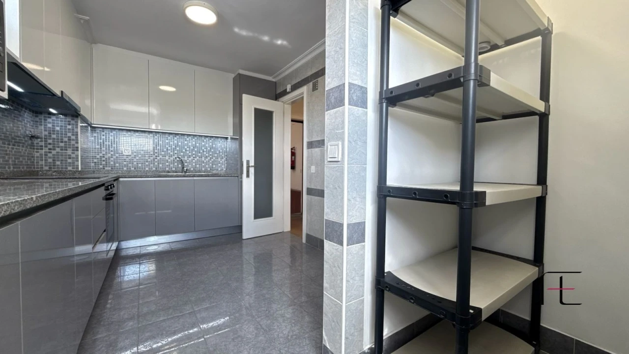 Apartamento T2 para Venda em Rio Tinto Foto 4