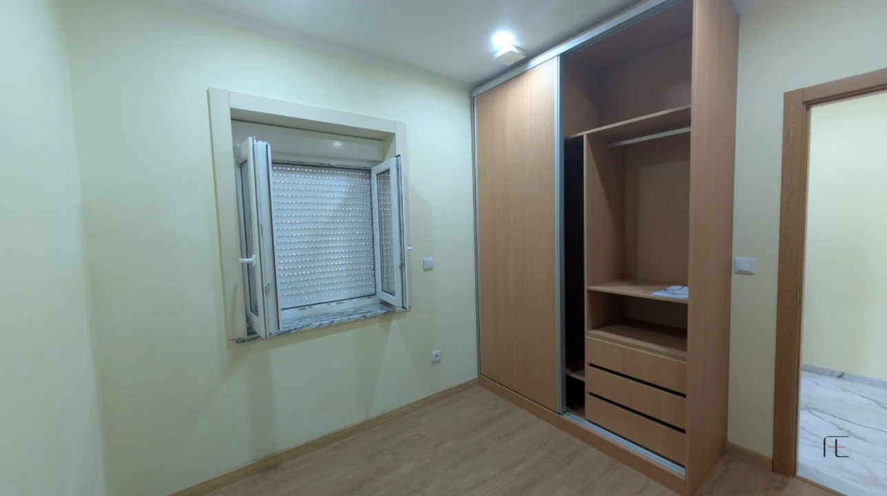 Moradia T5 para Venda em Campanhã Foto 12