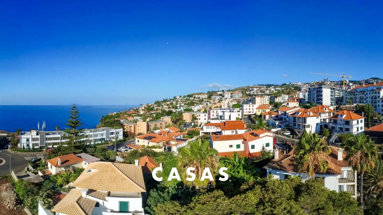 Apartamento T2 para Venda em Caniço Foto 3