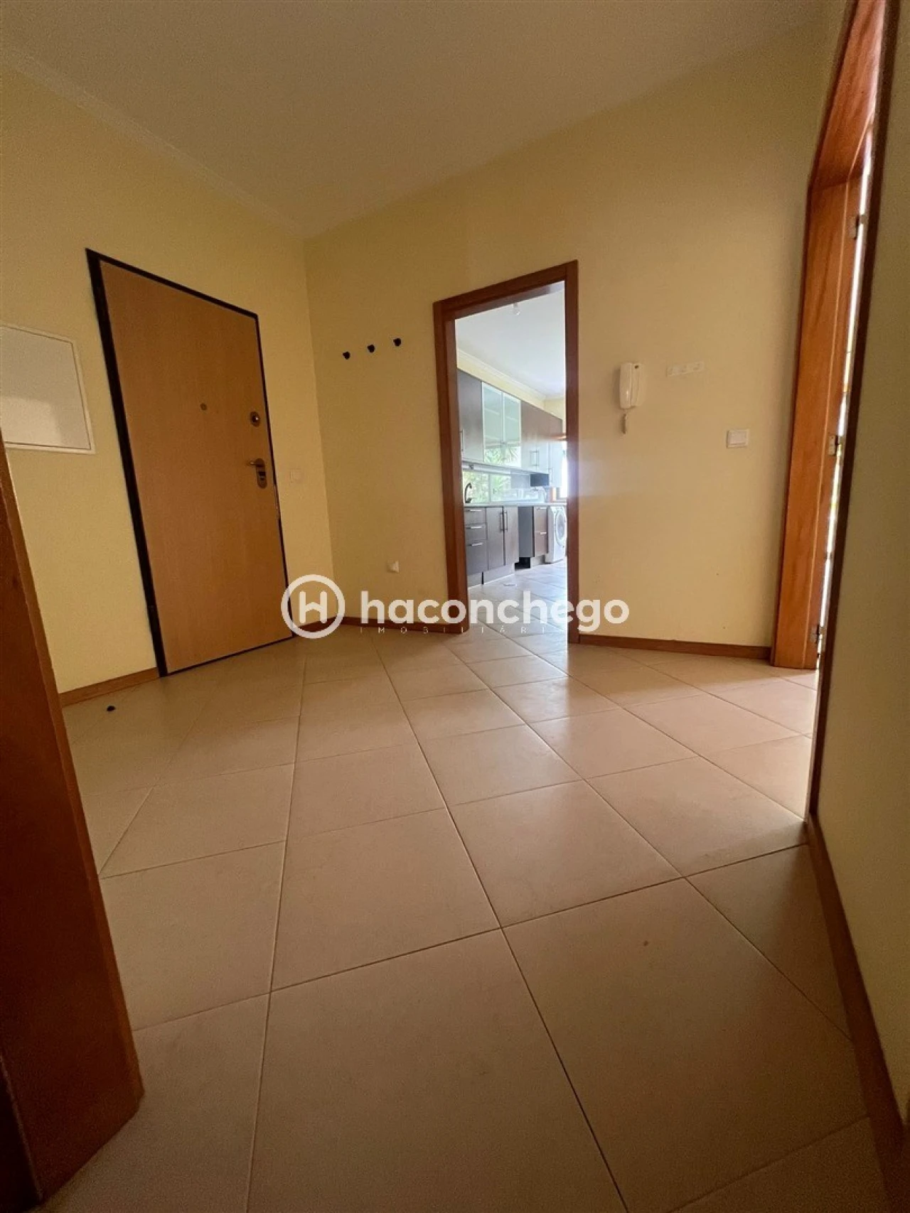 Apartamento T2 para Arrendamento em Oliveira Foto 3
