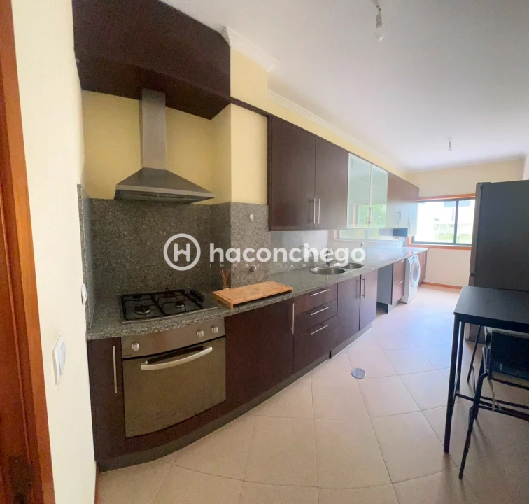 Apartamento T2 para Arrendamento em Oliveira Foto 1