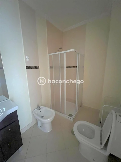 Apartamento T2 para Arrendamento em Oliveira