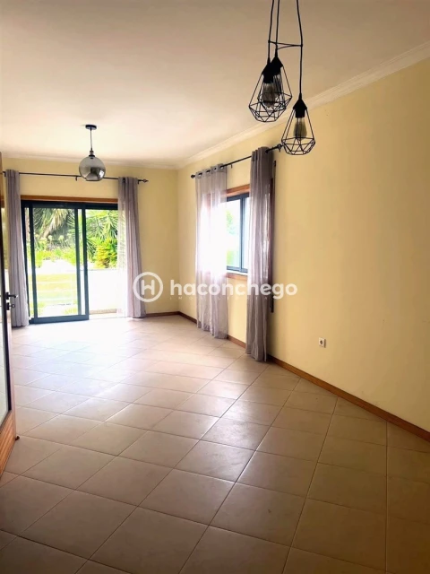 Apartamento T2 para Arrendamento em Oliveira