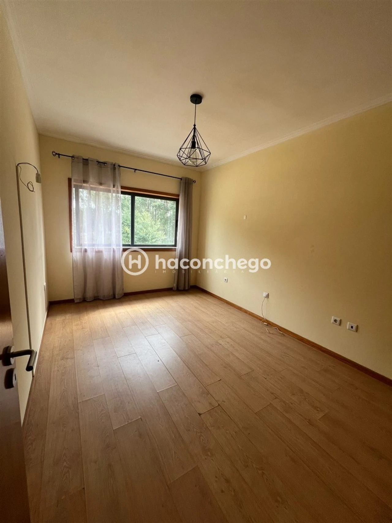 Apartamento T2 para Arrendamento em Oliveira Foto 5
