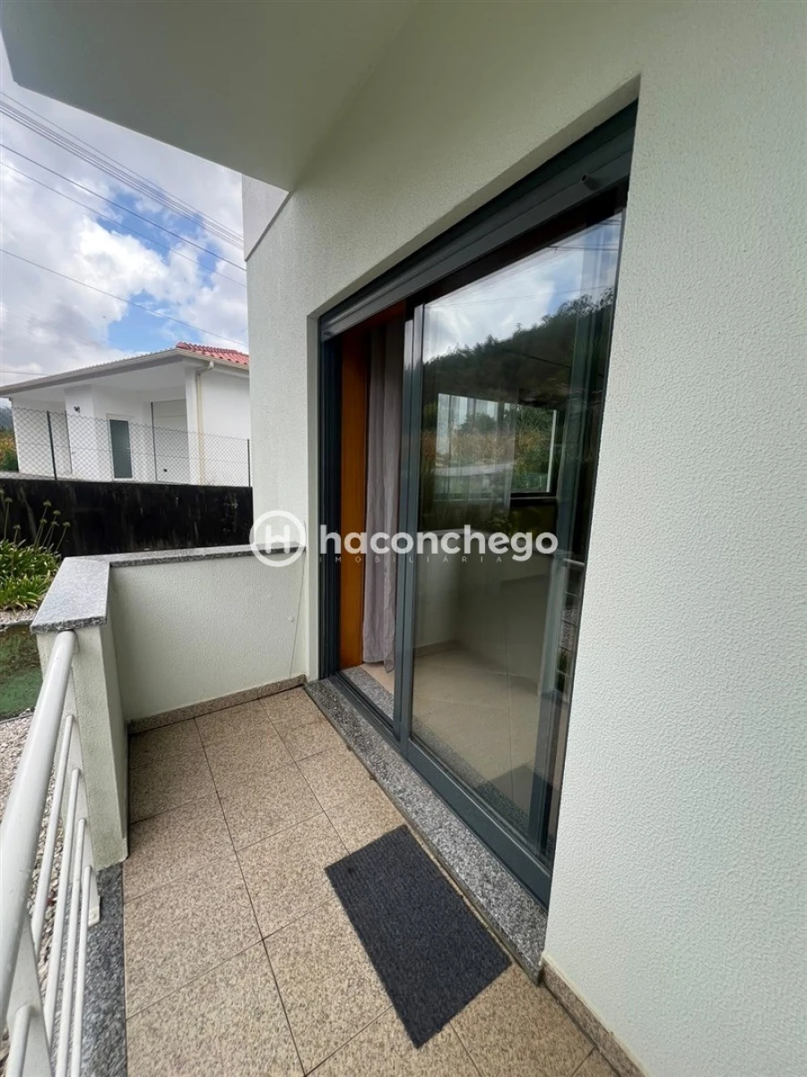 Apartamento T2 para Arrendamento em Oliveira Foto 2