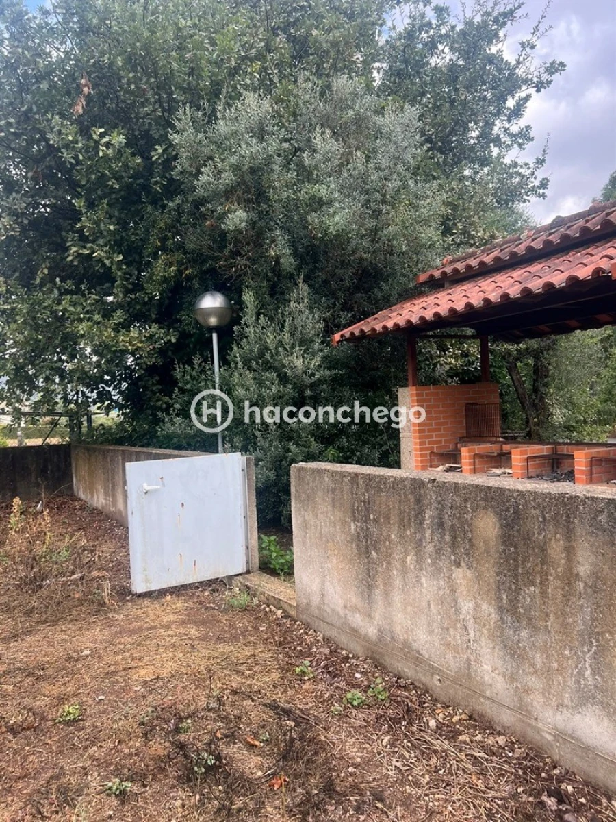 Apartamento T2 para Arrendamento em Oliveira Foto 28