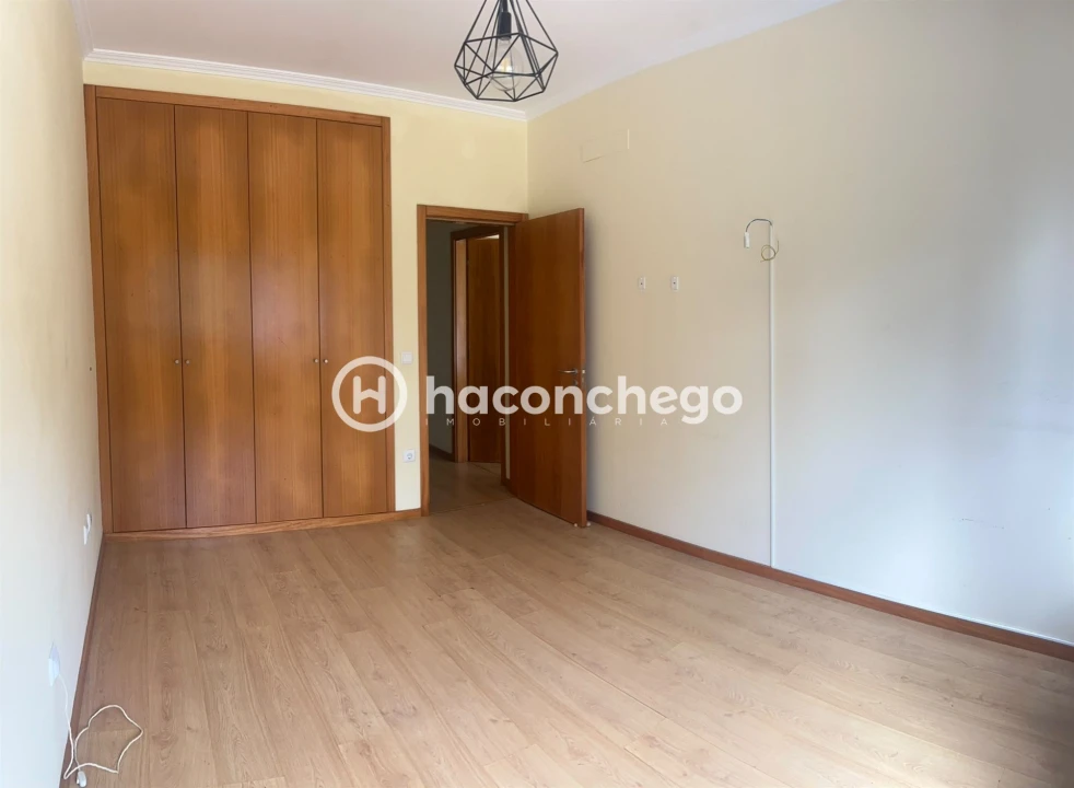 Apartamento T2 para Arrendamento em Oliveira Foto 4