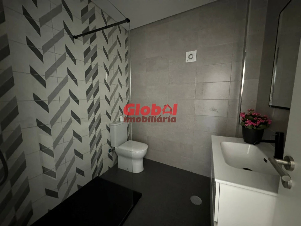 Apartamento T3 para Venda em Viseu Foto 5