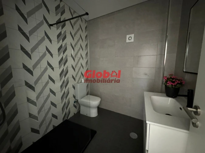 Apartamento T3 para Venda em Viseu Foto 5