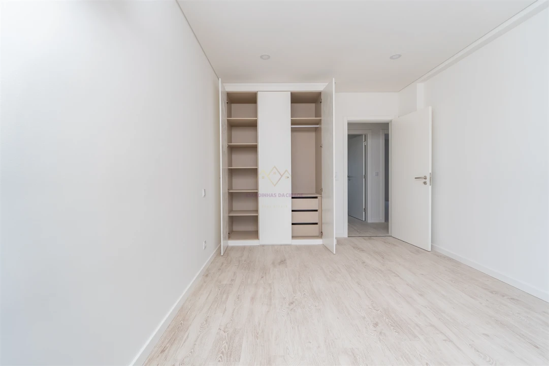 Apartamento T2 para Venda em Seixal, Arrentela e Aldeia de Paio Pires Foto 16