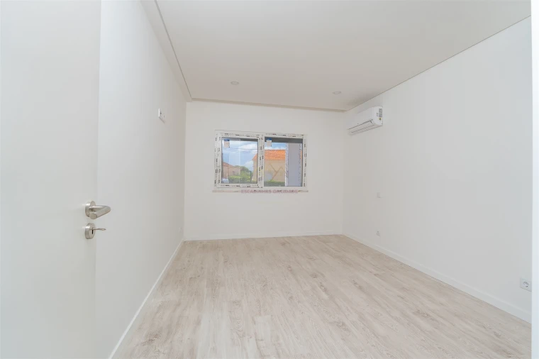 Apartamento T2 para Venda em Seixal, Arrentela e Aldeia de Paio Pires Foto 40