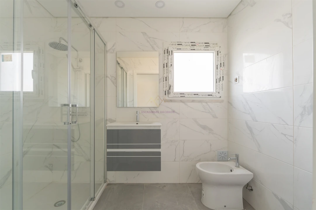 Apartamento T2 para Venda em Seixal, Arrentela e Aldeia de Paio Pires Foto 26