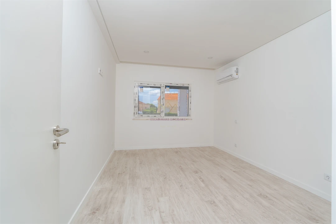 Apartamento T2 para Venda em Seixal, Arrentela e Aldeia de Paio Pires Foto 40