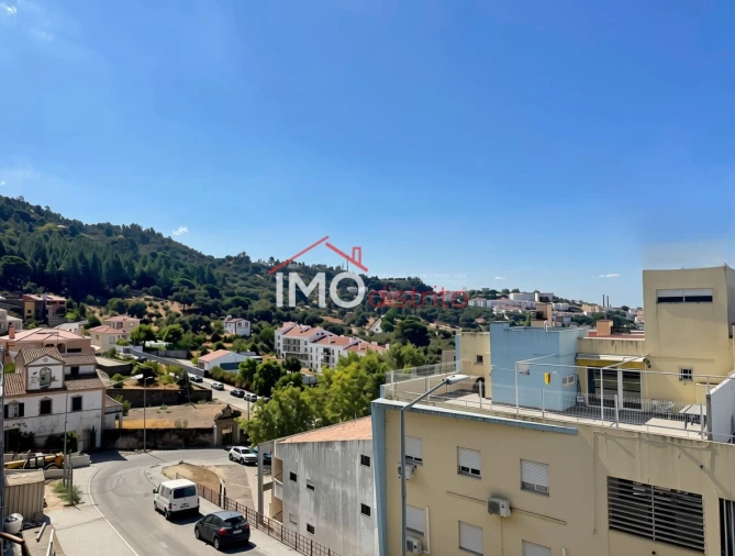 Apartamento T4 para Venda em Sé e São Lourenço Foto 2