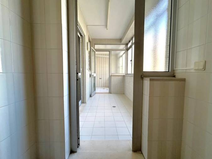Apartamento T4 para Arrendamento em Aldoar, Foz do Douro e Nevogilde Foto 9