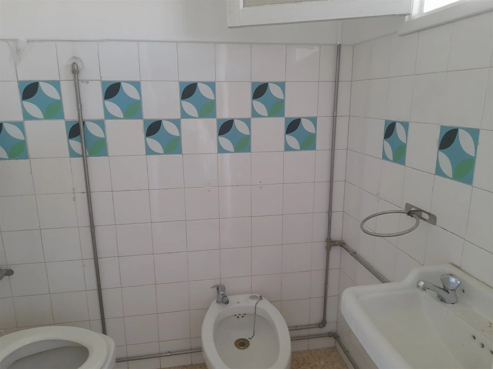 Apartamento T4 para Arrendamento em Santo Antonio dos Olivais Foto 3