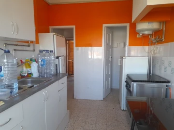 Apartamento T4 para Arrendamento em Santo Antonio dos Olivais