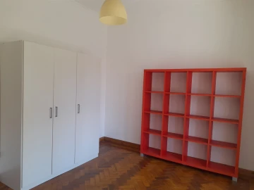 Apartamento T4 para Arrendamento em Santo Antonio dos Olivais