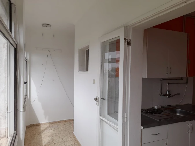 Apartamento T4 para Arrendamento em Santo Antonio dos Olivais Foto 8