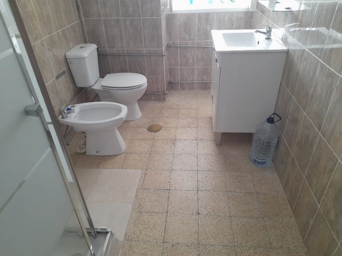 Apartamento T4 para Arrendamento em Santo Antonio dos Olivais Foto 2