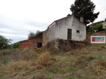 Moradia T4 para Venda em Teixoso e Sarzedo