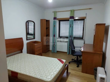 Apartamento T3 para Arrendamento em Covilhã e Canhoso