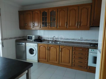 Apartamento T3 para Arrendamento em Covilhã e Canhoso
